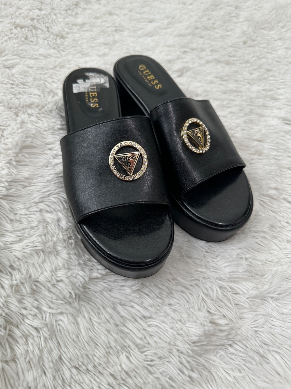 👛 Guess Platform Slide Sandals